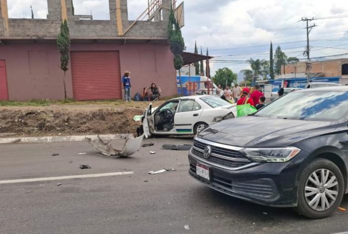Choque vehicular deja 5 lesionados en la Morelia-Pátzcuaro