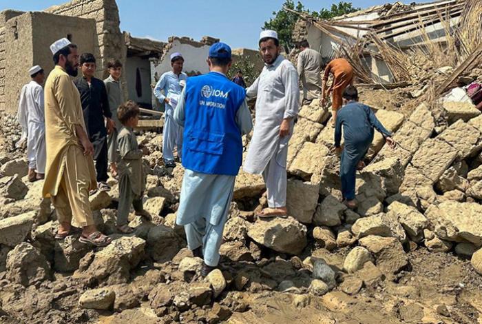 Cifra de muertos por terremoto en Afganistán se eleva a 800 y los heridos a 2,500