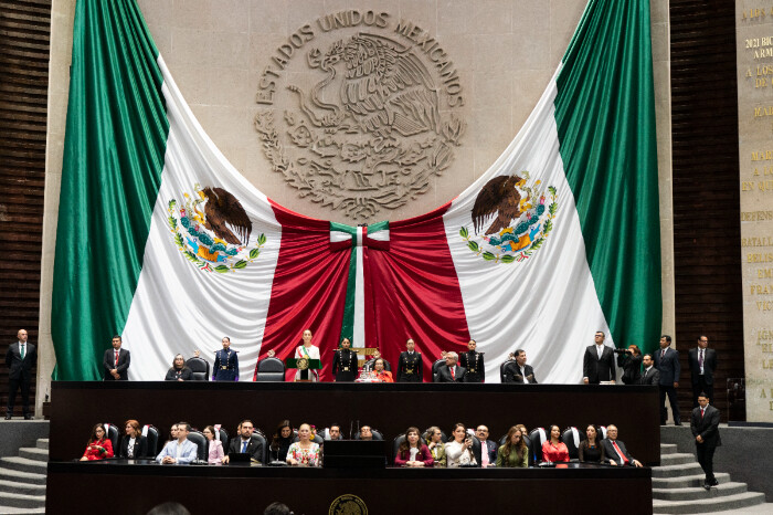 Claudia Sheinbaum niega que polémica reforma judicial en México sea “autoritarismo”