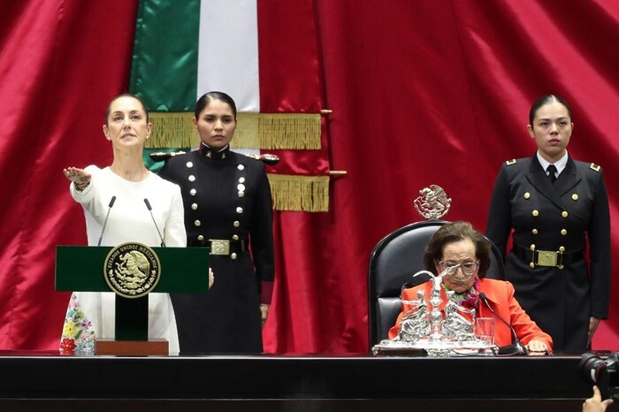 Claudia Sheinbaum rinde protesta como la primera presidenta de México