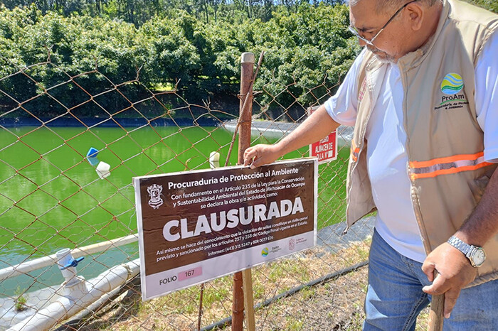 Clausuran 15 ollas de agua ilegales para regar huertas de aguacate en Erongarícuaro, durante 2024