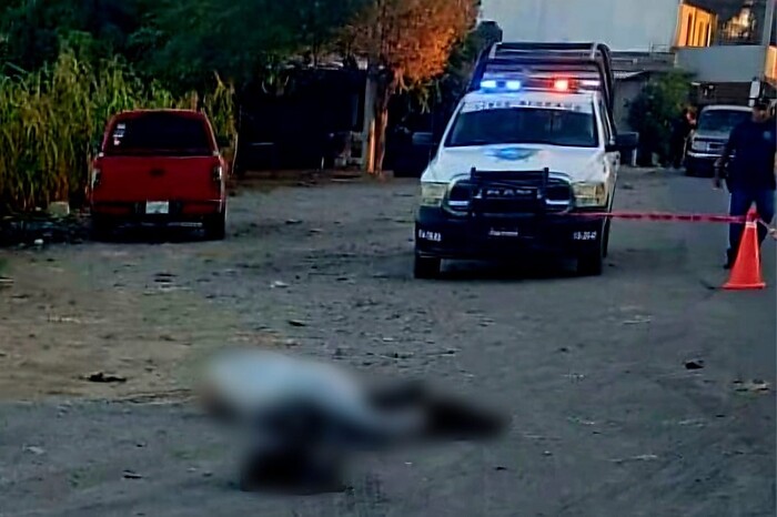 Coahuayana: Abandonan cadáver decapitado de hombre en Vicente Mendoza