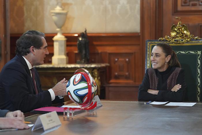 Coca-Cola invertirá 6 mil millones de dólares en México, anuncia Sheinbaum