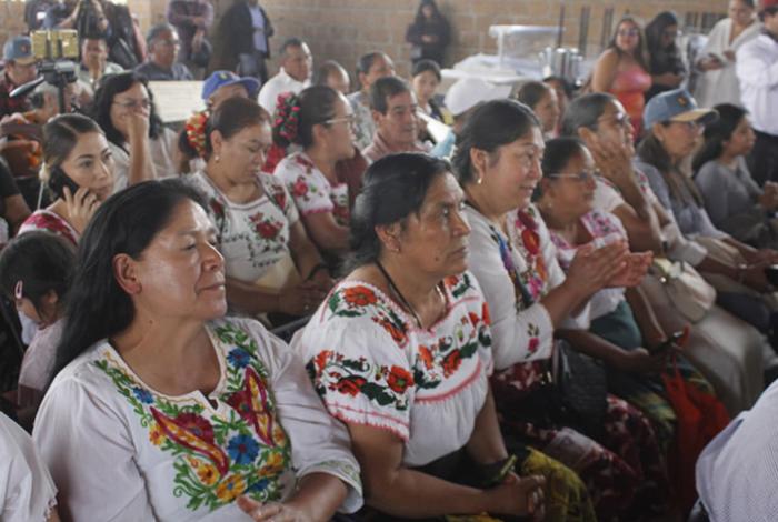 Cocineras tradicionales reciben equipamiento y capacitación en inglés para atender visitantes
