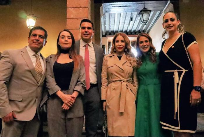 Colegio de Notarios de Michoacán, pilar fundamental del Estado de Derecho: Belinda Hurtado, tras entrega de condecoración