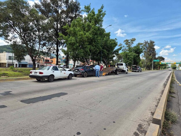 Colisión múltiple en el libramiento de Morelia