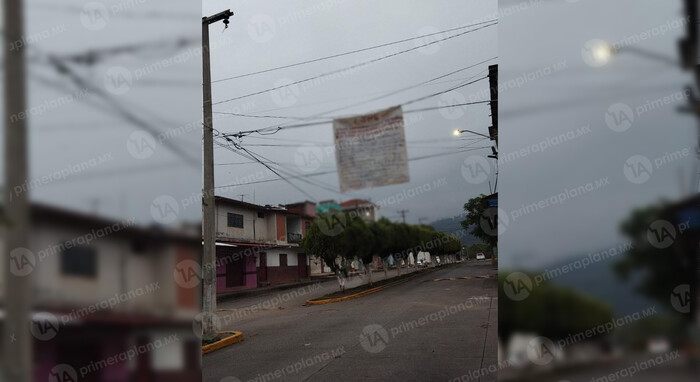 Colocan narcomantas en avenida de Caltzontzin