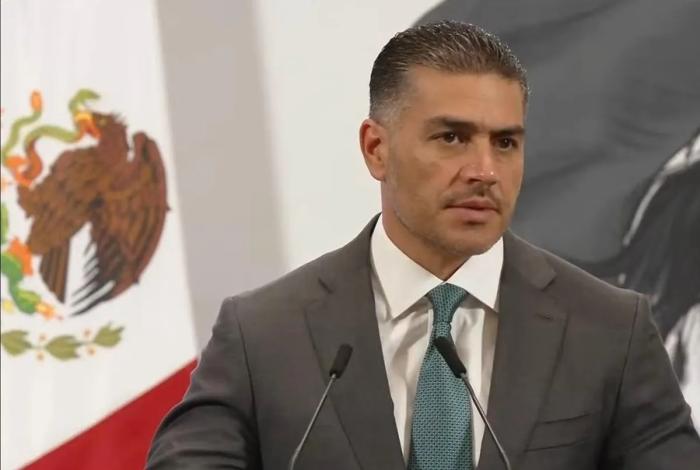 Colombianos detenidos en Michoacán ingresaron por AICM