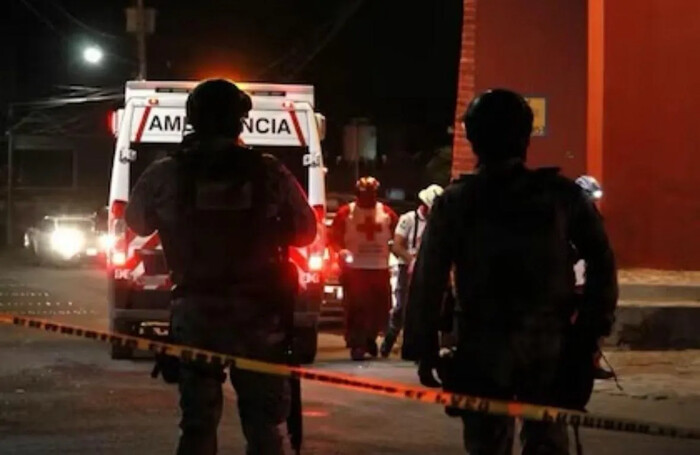 Comando armado irrumpe en cancha de Guanajuato y deja 7 muertos