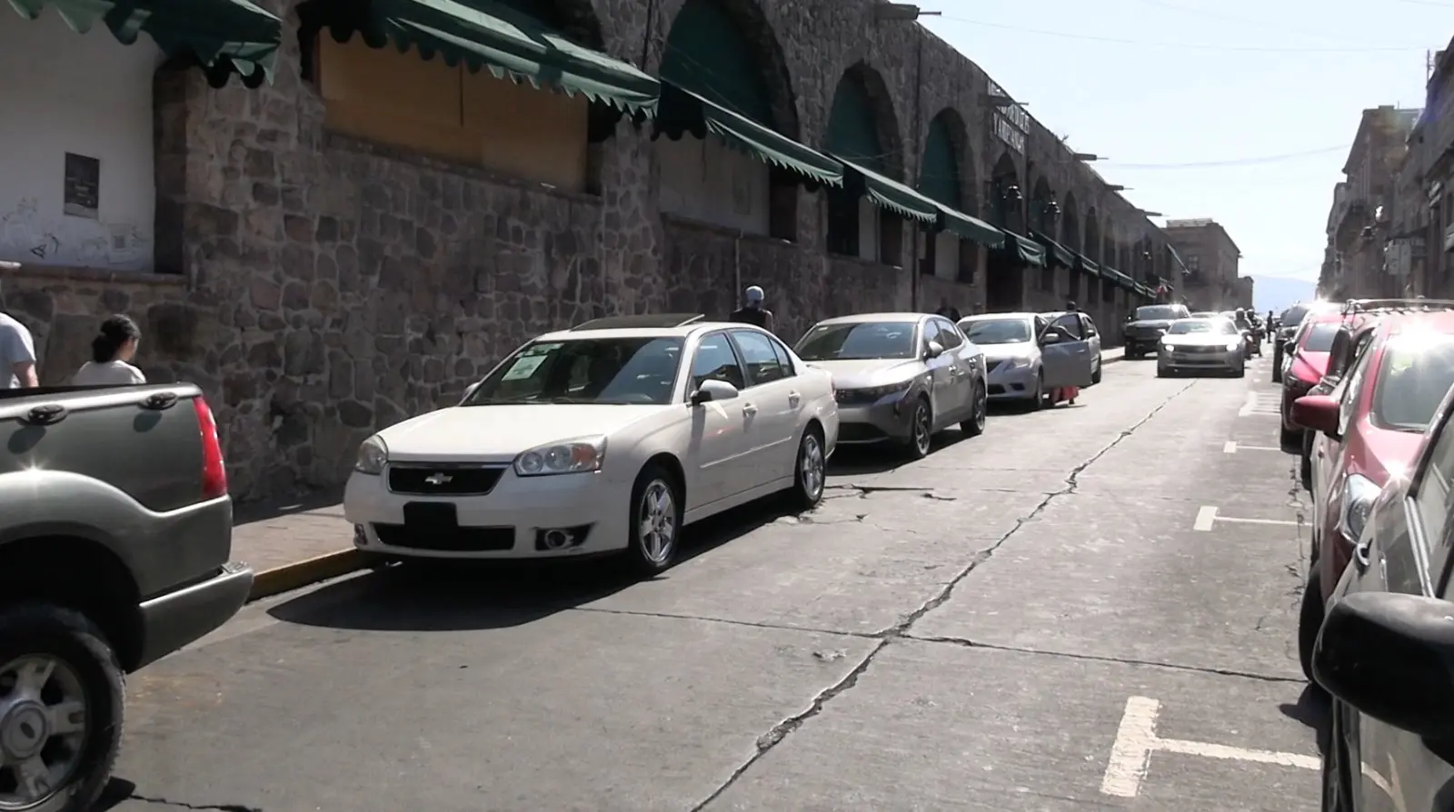 Comerciantes afectados por la falta de estacionamiento en el centro de Morelia