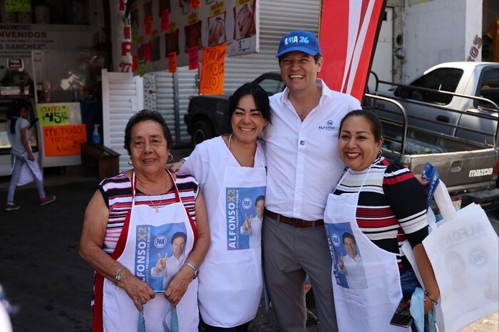 Comerciantes del Mercado de Abastos reciben a Alfonso Martínez