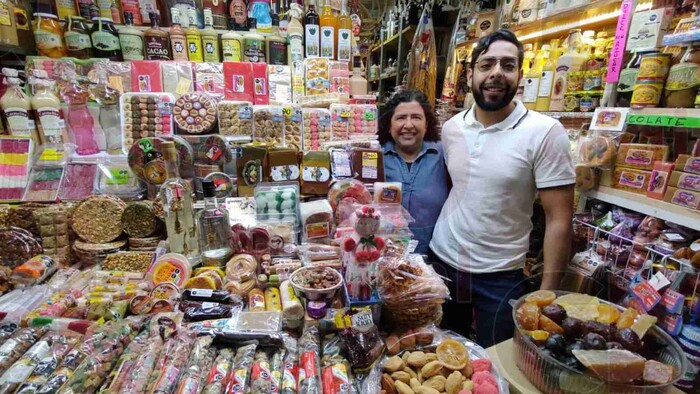 Comerciantes del Mercado de Dulces, de Morelia, se preparan para temporada vacacional