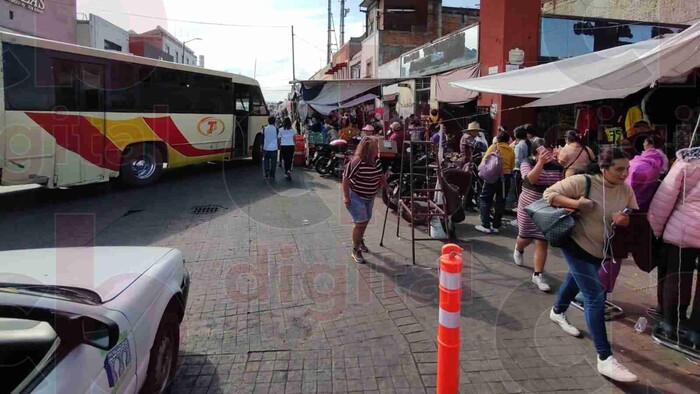 Comercio ambulante sigue generando caos en la Lázaro Cárdenas