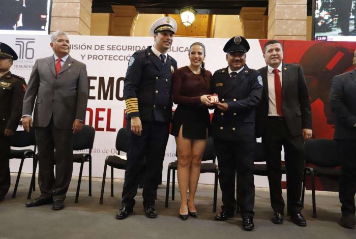 Comisión de Seguridad y Protección Civil de la 76 Legislatura reconoce a bomberos del estado