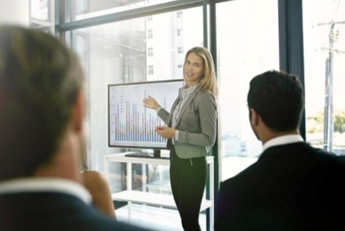 Cómo lograr una primera impresión positiva en encuentros profesionales