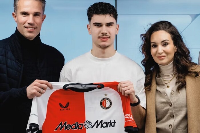 ¡Competencia para Santi! Feyenoord firmó al hijo del legendario Robin van Persie