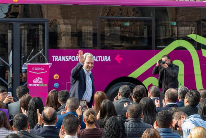 Compromete Bedolla: construcción del Morebús arranca en abril