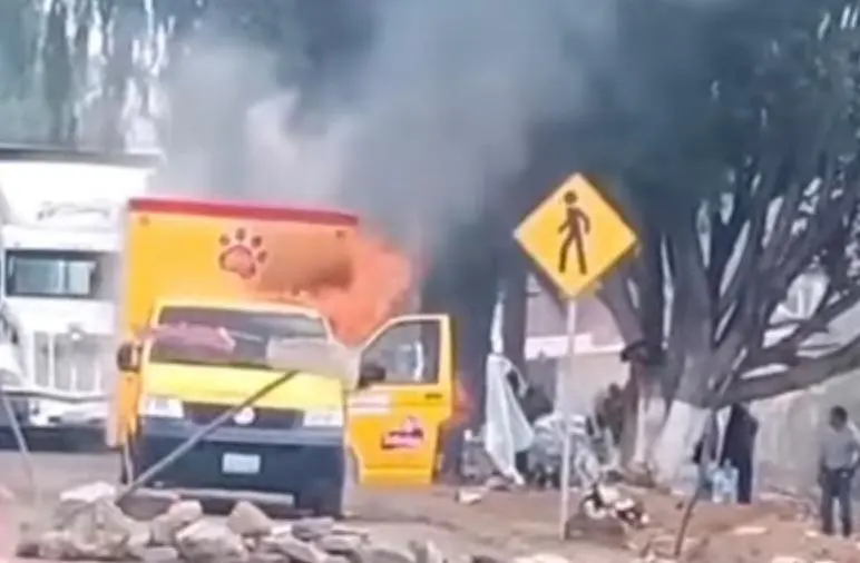 Comuneros de Acachuén queman autos en Chilchota