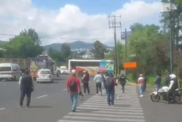 Comuneros de Cherán bloquean acceso a Casa Michoacán previo a movilización