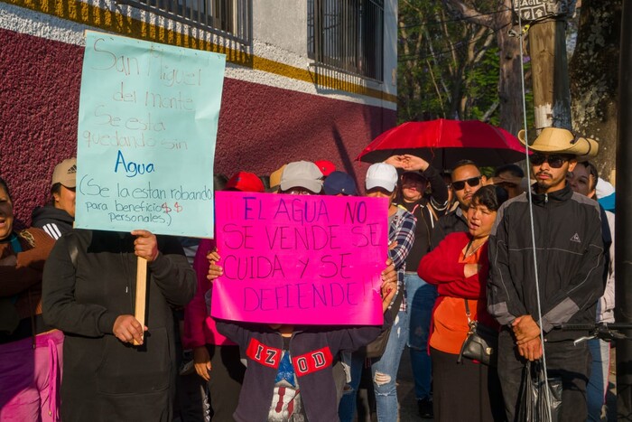 Comuneros de San Miguel del Monte se manifiestan en Conagua