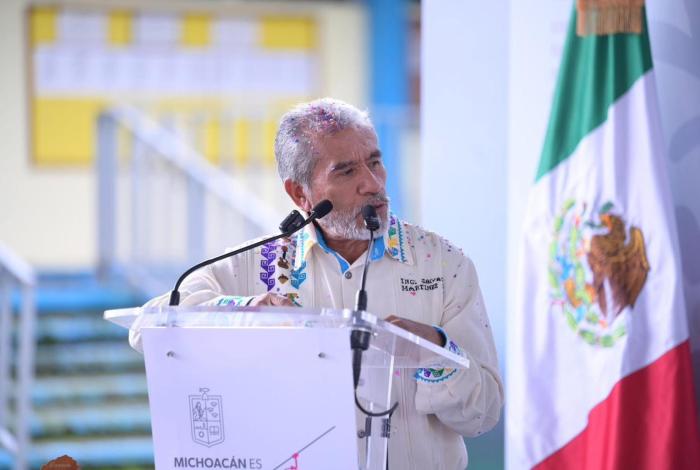 Comuneros retienen contra su voluntad al alcalde de Paracho