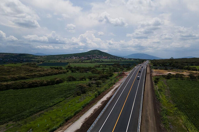 Con 14 mil 600 mdp invertidos en autopistas se impulsa el desarrollo de Michoacán: Bedolla