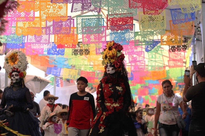 Con 180 expositores, Capula te espera en la Feria de la Catrina