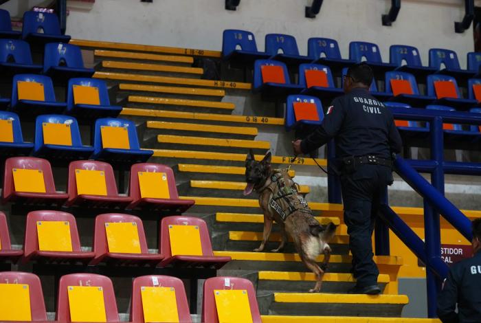 Con binomios caninos, UMSNH se preparó para el examen de ingreso este viernes