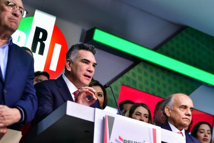 Con el país incendiado, no es momento para una reforma electoral: Alejandro Moreno.