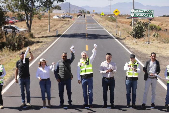 Con inversión 100% estatal, rehabilitados mil 900 km de la red carretera: Bedolla