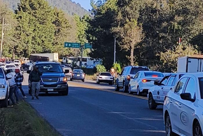 Con manifestación pacífica y bloqueos, en Uruapan continúan protestas por el homicidio del alcalde Carlos Manzo