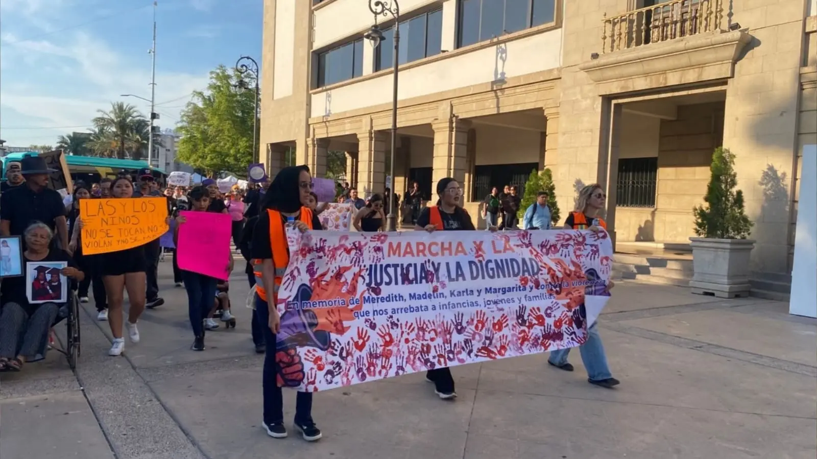Con marcha exigen justicia para madre y sus tres hijas asesinadas en Sonora
