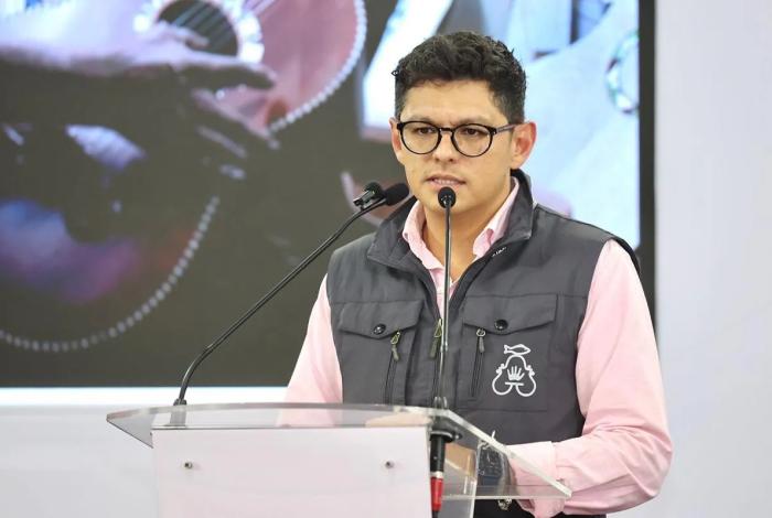 Con más de 10 mdp Gobierno de Michoacán impulsa producción de guitarras de Paracho