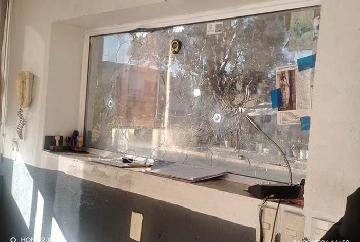 Con minutos de diferencia, criminales balean dos congeladoras de fruta, en Jacona