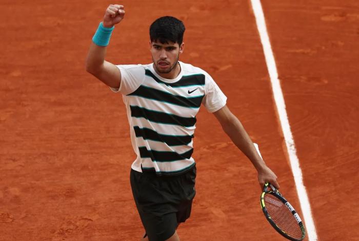 Con sensacional remontada Carlos Alcaraz conquista el bicampeonato de Roland Garros