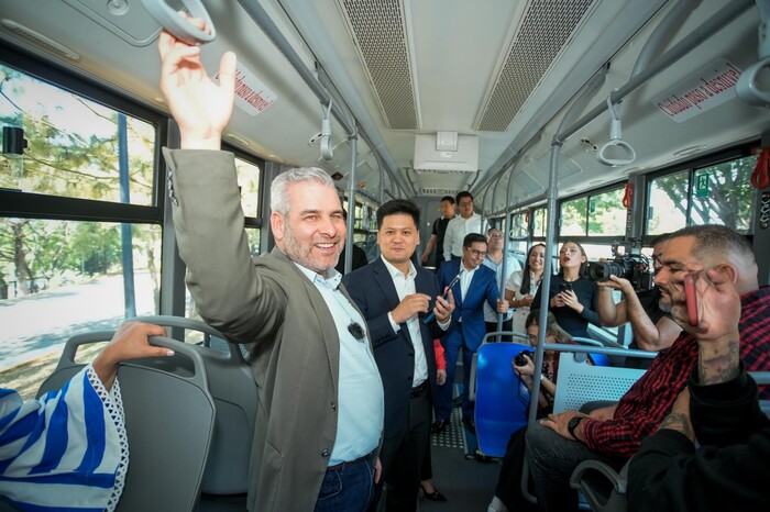 Con tarjeta de prepago, transporte público se moderniza en Uruapan: Alfredo Ramírez