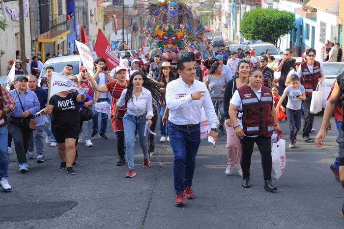 Con torito y banda, La Obrera cobija candidaturas de Torres Piña y Giulianna Bugarini