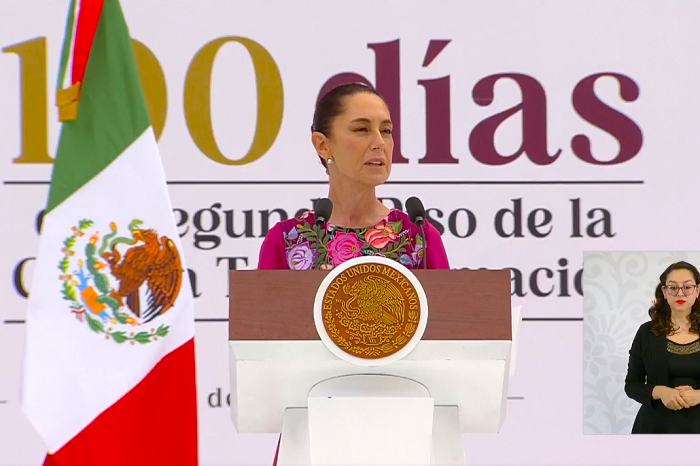 Con Zócalo lleno, rinde Sheinbaum informe de 100 días de Gobierno