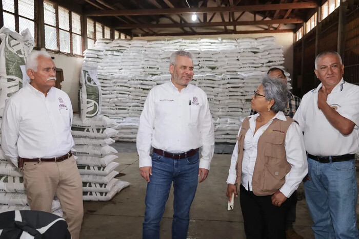 Concluye con éxito en Michoacán, entrega de fertilizantes gratuitos a agricultores