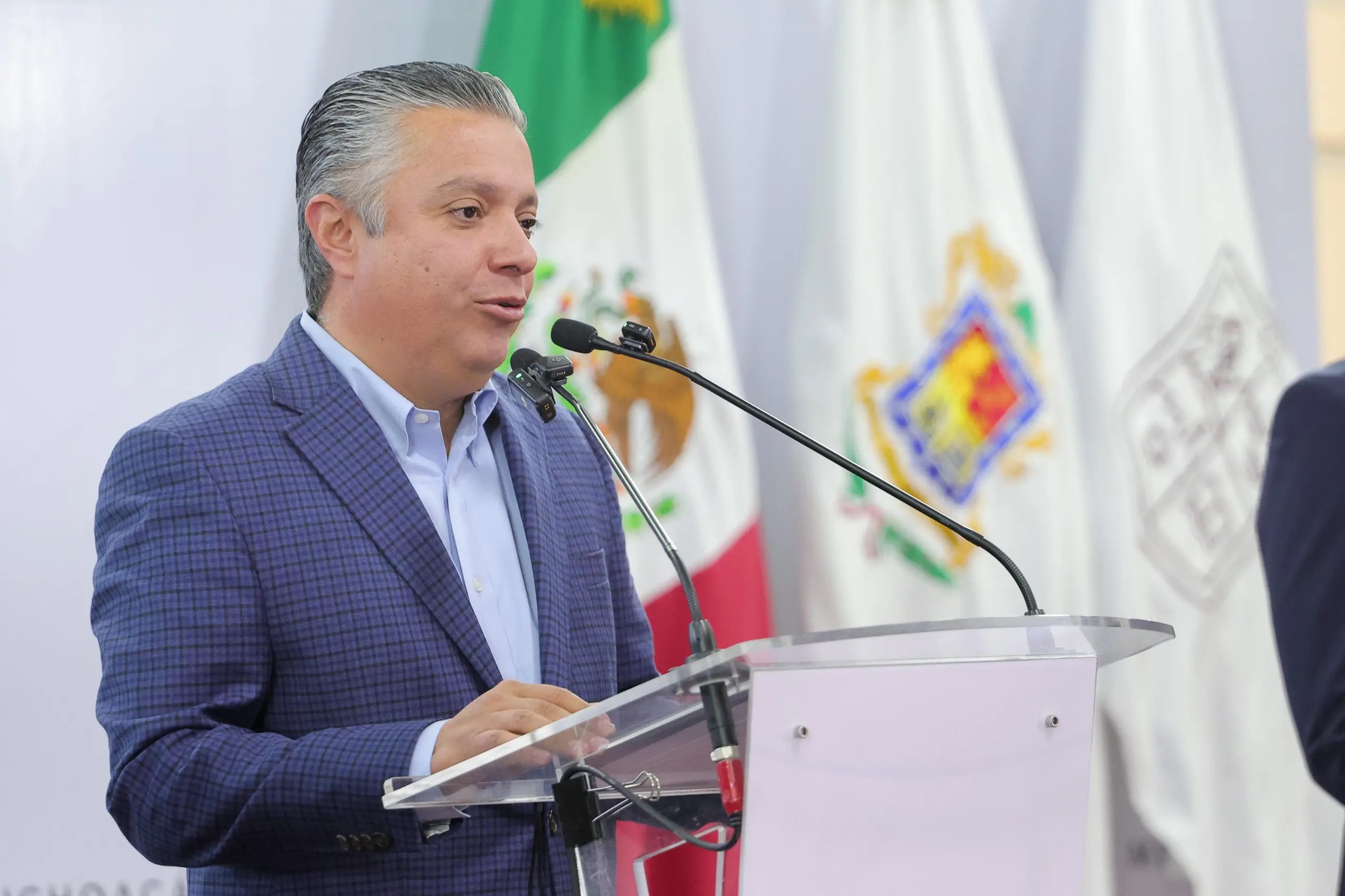 Condonación de multas y recargos en refrendos, placas anteriores y renovación de licencias: Luis Navarro