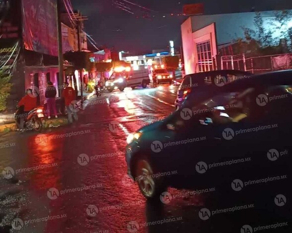 Conductor de camioneta embiste a 2 niños en bici y huye