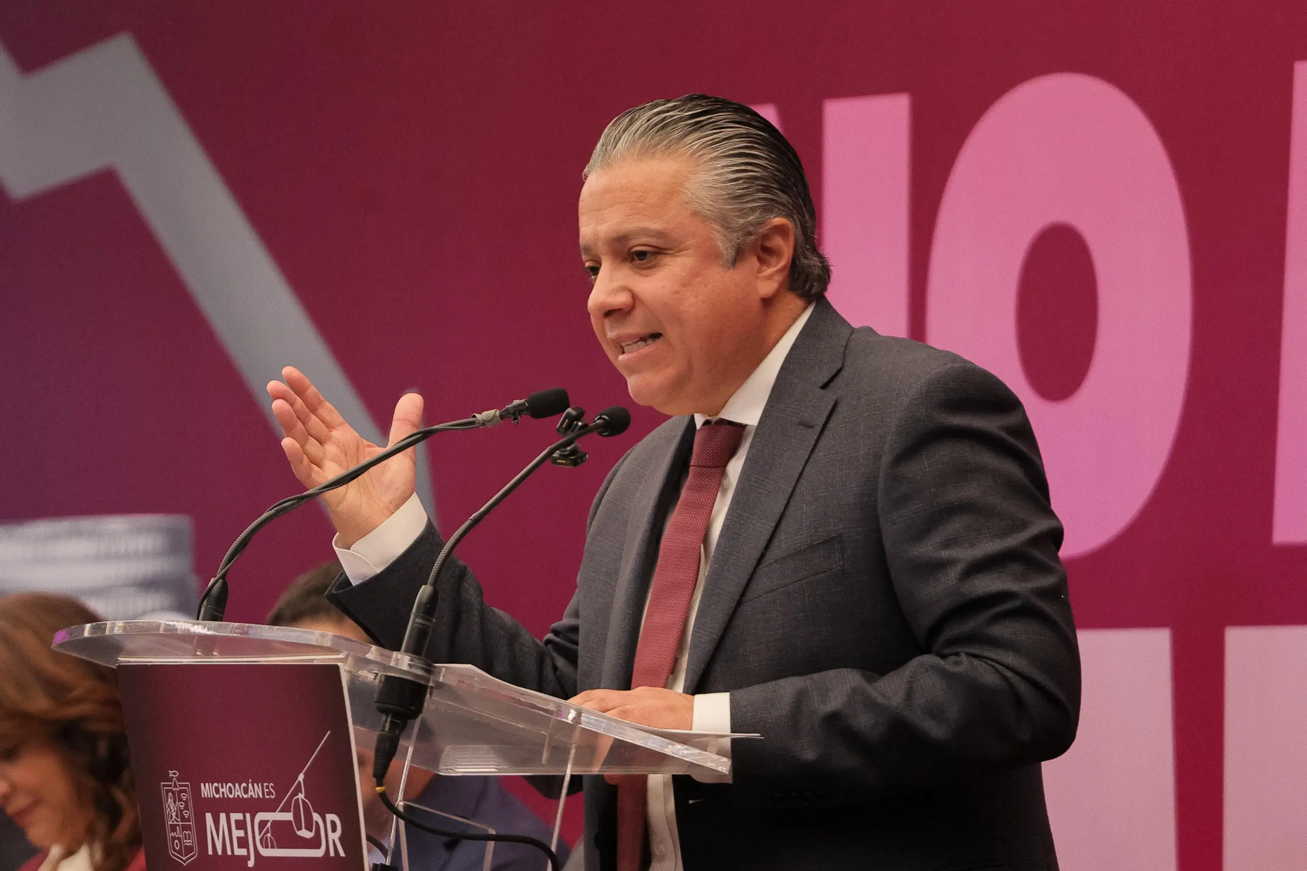 Confianza en administración estatal impulsa el pago de refrendo vehicular 2026: Luis Navarro