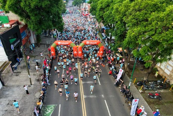 Congrega Cruz Roja más de dos mil 500 participantes en carrera Corremos, Celebramos, Ayudamos 