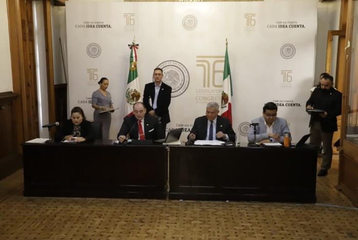 Congreso aprueba extender licencia a Carlos Torres Piña como Fiscal de Michoacán