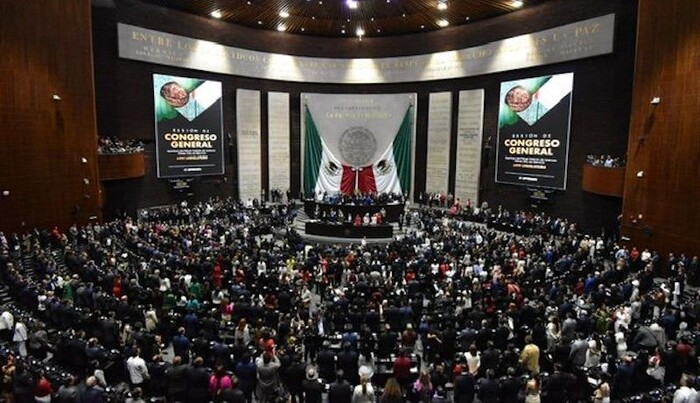 Congreso de la Unión pide a Sheinbaum negociar con EU, pero ‘no de rodillas’