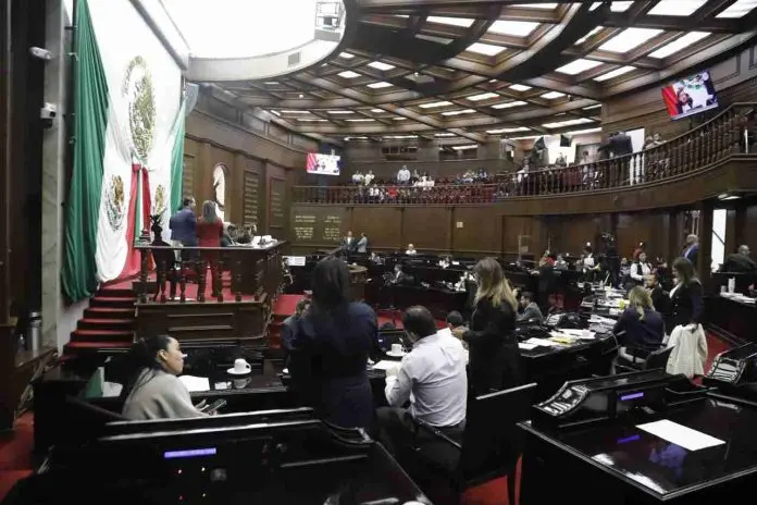 Congreso de Michoacán analiza reformar ley para sancionar la violencia política de género