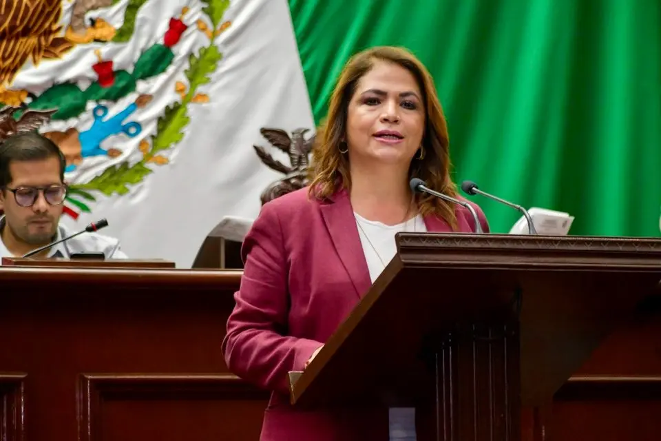 Congreso debe ser promotor de estudios de posgrado, propone Fabiola Alanís