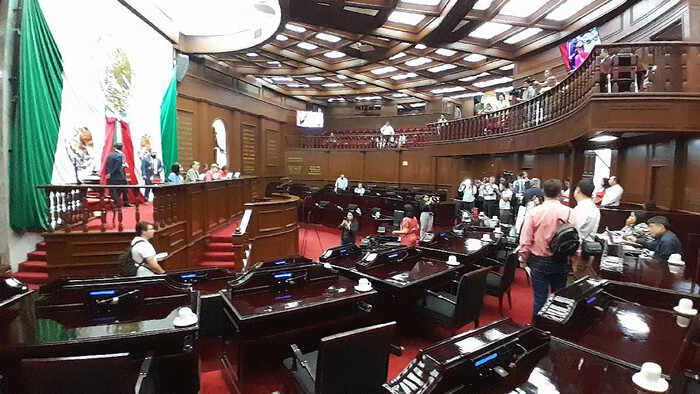 Congreso paralizado,  desaíra la mayoría acudir a sesionar