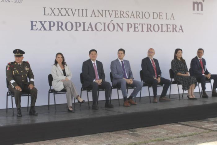 Conmemoran el LXXXVIII Aniversario de la Expropiación Petrolera, en Obelisco a Lázaro Cárdenas