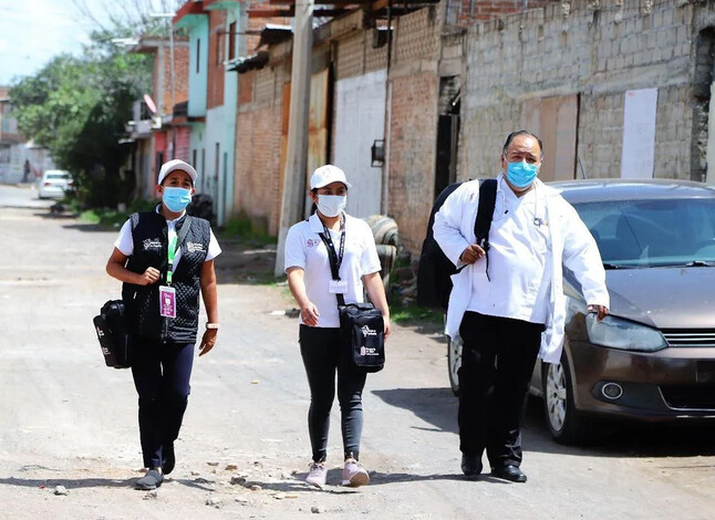 Consultas médicas gratuitas a más de 258 mil hogares en Michoacán